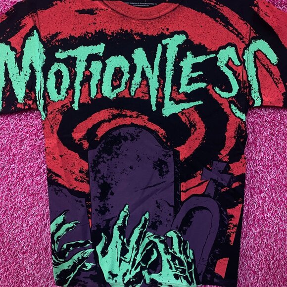 Motionless in White All over Front Graveyard Rock Tshirt size Small - Picture 2 of 4